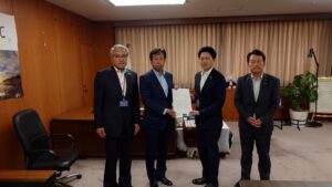 R7.8.19穂積昌信太田市長、加藤正己太田商工会議所会頭「大串正樹経済産業副大臣への申入れ」