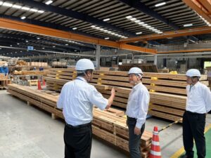 長谷川萬治商店館林工場　視察